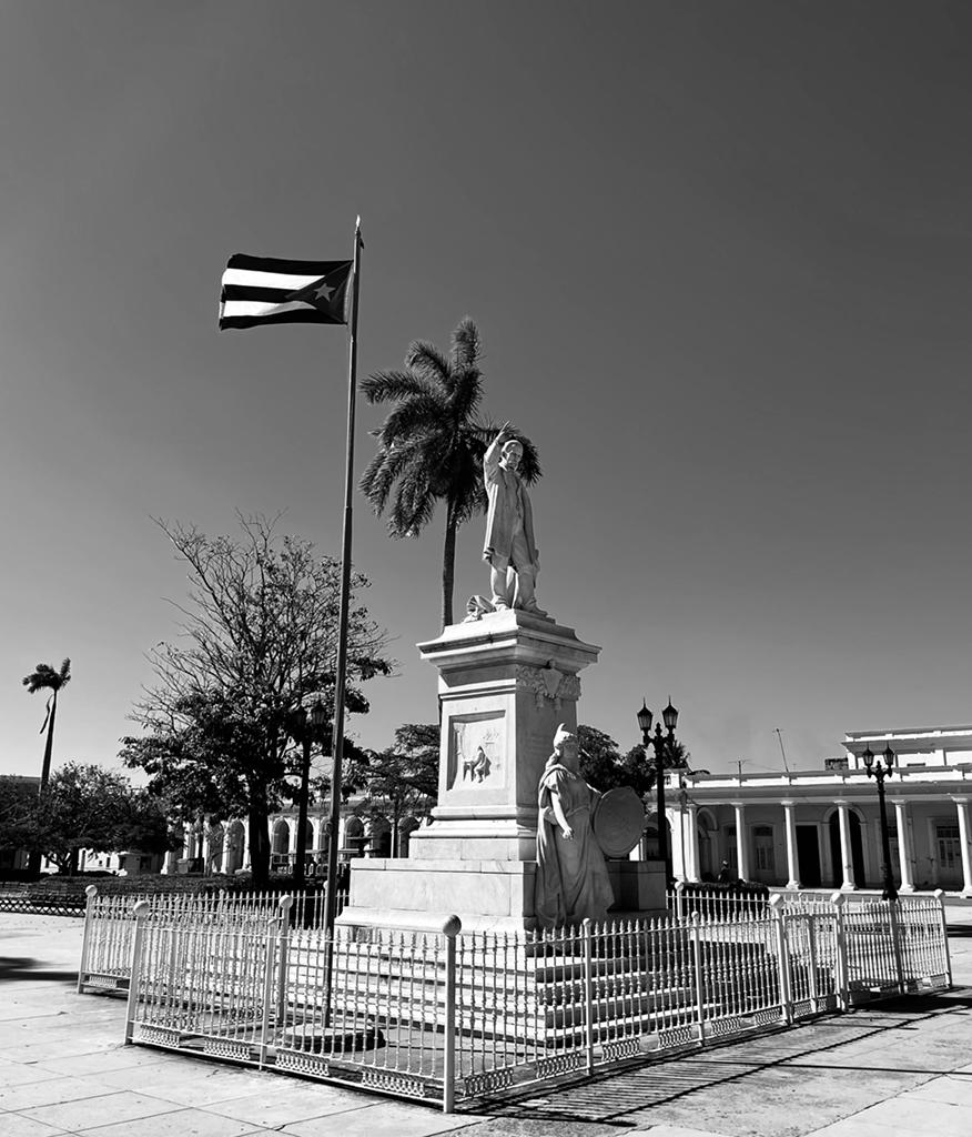 Photo de la statue de José Marti sur le Parque José Martí à Cienfuegos.